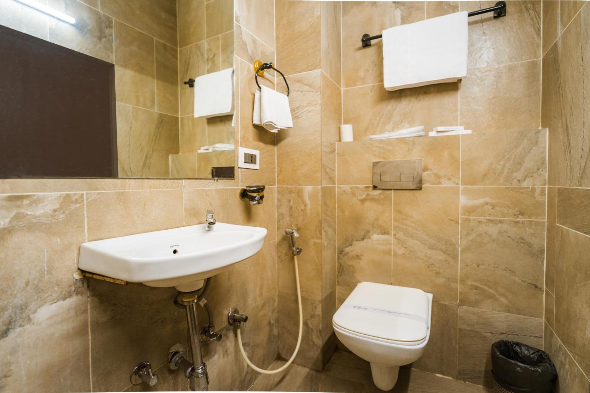 Tripli Hotels Silver Shine 瓦拉纳西 外观 照片