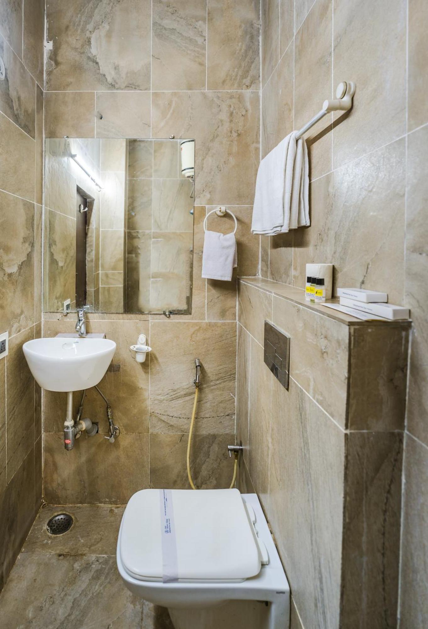 Tripli Hotels Silver Shine 瓦拉纳西 外观 照片