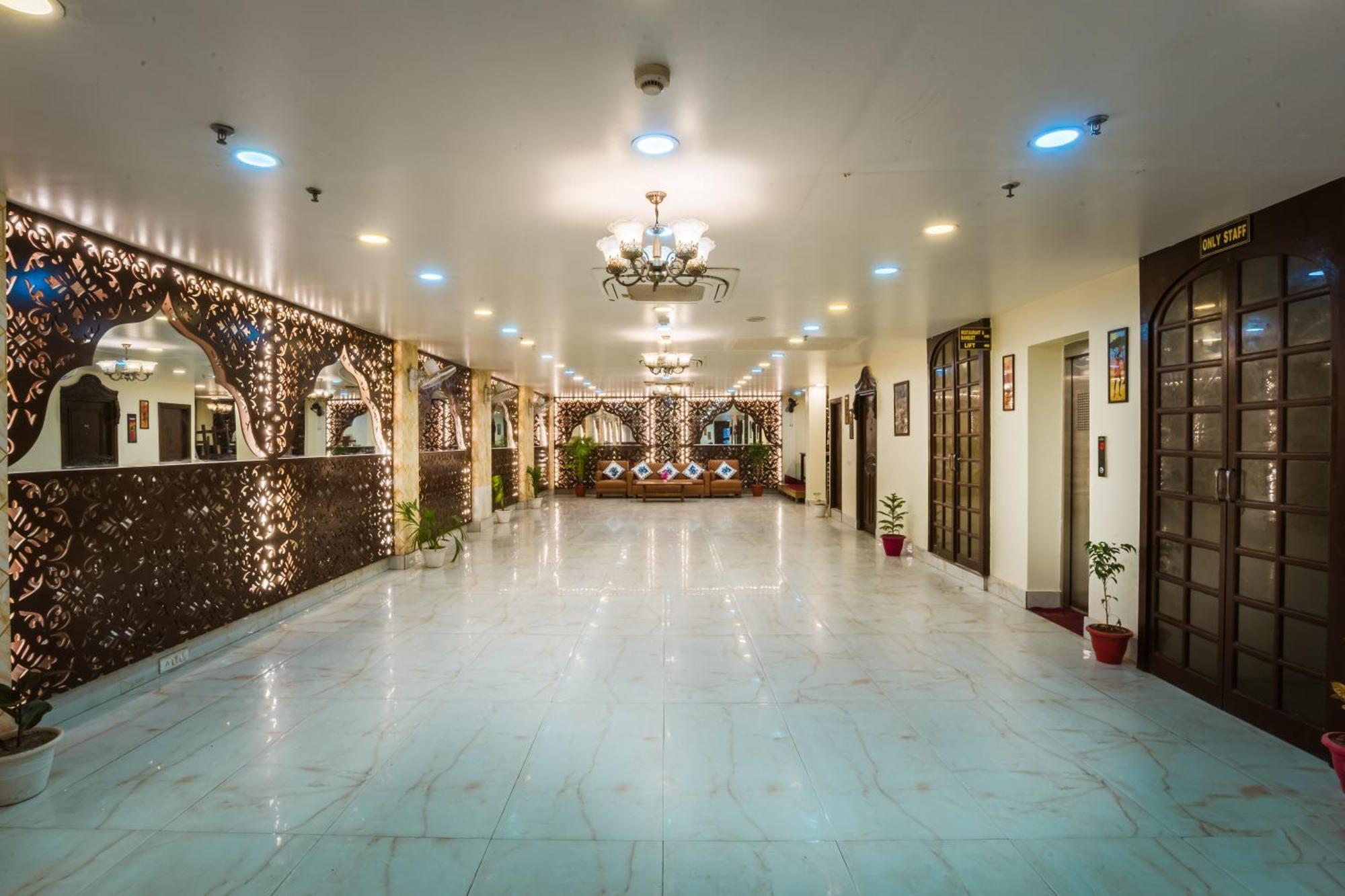 Tripli Hotels Silver Shine 瓦拉纳西 外观 照片